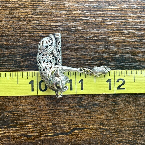 VTG Sterling Silver 925 Cat & Mouse Scroll Design Brooch Size 1.5" Length - Picture 15 of 16
